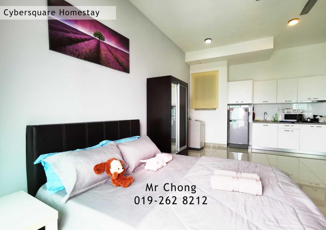 Cybersqaure Studio Suites With Netfilx @10 Min Walking Distance To Mcd Сайберджая Экстерьер фото